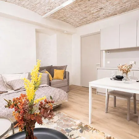 Scheffel Courtyard Residences 3 Collection アパート