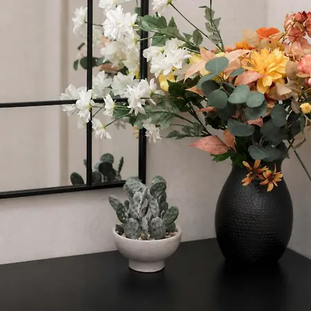 Scheffel Courtyard Residences 3 Collection アパート *