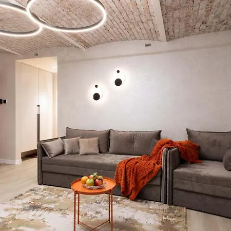 Scheffel Courtyard Residences 3 Collection アパート